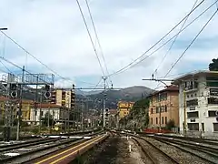 Fin de la ligne Marseille – Vintimille, vue depuis les quais.