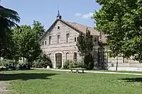 Le corps principal de la cour centrale, occupé à l'origine par des bureaux et des archives.