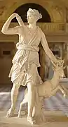 « Artémis (Diane) de Versailles ». Léocharès. Transposition hellénistique du IIe siècle en marbre d'un bronze réalisé vers 330. Restaurations de Barthélemy Prieur