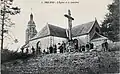 L'église paroissiale d'Arzano et le cimetière l'entourant vers 1913 (carte postale).