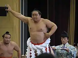 Démonstration de yokozuna dohyō-iri