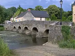 Vieux pont sur la Vègre