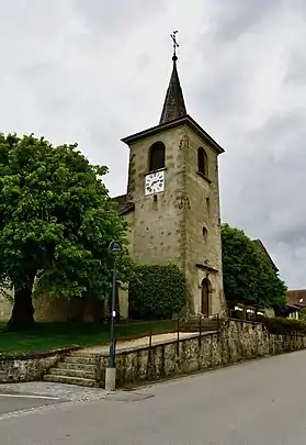 le clocher-porche vu depuis le nord.