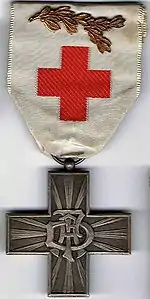 Association des dames françaises (ADF), médaille avec palme décernée à une infirmière bénévole, 1921.
