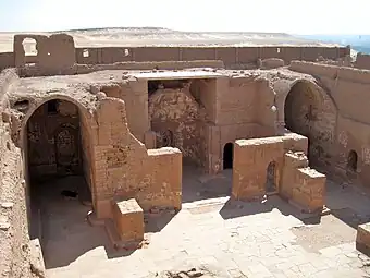 Hurus, haïkal et entrée du pastophorium sud.