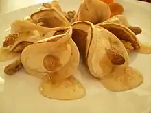 Qatayef libanais préparés à la façon assafiri, sans cuisson additionnelle.