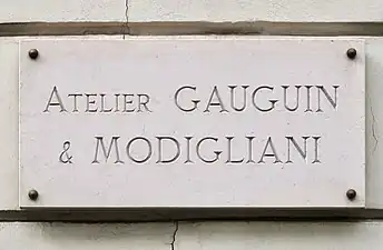 Plaque au no 8.