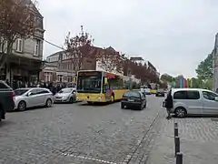 Autobus devant la gare (2017).