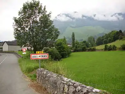 Entrée du village d'Athas.