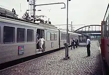 La gare d'Athus en 1981, avec automotrice des CFL.