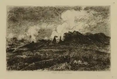 Gravure représentant deux lignées de soldats français marchant de nuit dans un paysage vallonné et sans végétation. On ne distingue d'eux que la pointe de leurs armes. À l'arrière-plan, la plupart des habitations sont en feu.