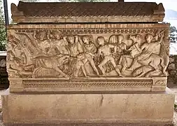 Sarcophage attique représentant la chasse du sanglier de Calydon. Musée archéologique d'Éleusis.