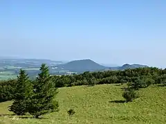 Vue du puy de Louchadière depuis le puy de Côme.