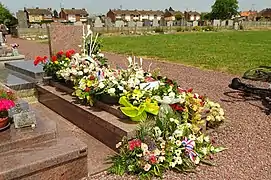 Tombe de Gilles Grévin au cimetière d'Auberchicourt.