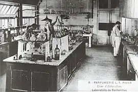 Parfumerie L.T. Piver - laboratoire de recherches