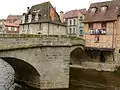 Pont de la Terrade et la maison Chirac