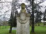 Buste d'Auguste Chastanet« Monument au Félibre Chastanet », sur À nos grands hommes.,« Monument au Félibre Chastanet à Mussidan », sur e-monumen.