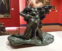 Bronze d'un homme enlaçant une femme.