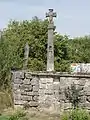 Croix de chemin avec niche à Aulnois-sous-Vertuzey.
