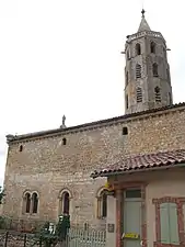 L'agence postale située à côté de l'église.