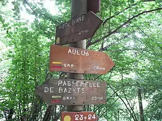 Panneau d'information sur le GRP passant à la cascade d'Ars.