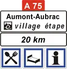 D45 Présignalisation à 20 kilomètres environ.