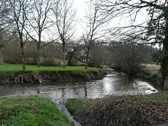 Dans le parc du Mas Jambost.