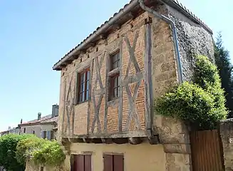 Maison à encorbellement.