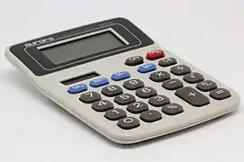 Calculatrice électronique « basique ».