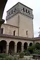 Cloître et tour au nord-est (sept. 2011)