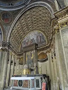 Vue latérale de l'Autel de l'église Santa Maria presso San Satiro réalisé par Donato Bramante.