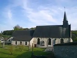 L'église Saint-Pierre vue du cimetière