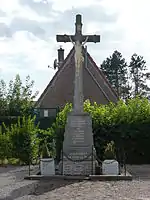 Le monument aux morts.