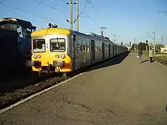 Ex-Z 6100 1re série, devenue une automotrice type 58 des Chemins de fer roumains (CFR) en gare de Cluj-Napoca.