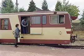 L'autorail X 211 alors en service régulier en 1989, préservé par le Train du Bas-Berry.