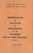 Autorisation de circuler pour taxis parisiens dans les années 1980.