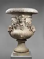 Vase aux attributs de l’Automne, 1745, marbre, 177,2 x 133,4 cm, New York, Metropolitan Museum of Art.