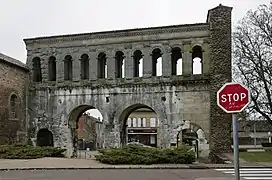 Vue générale de la porte, côté ville.