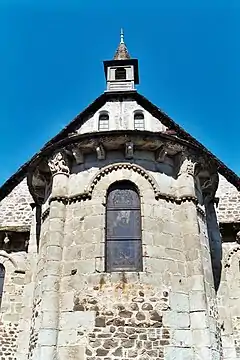 L'abside centrale et le clocheton.