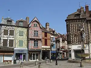 Auxerre, maisons anciennes