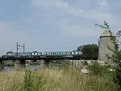 2 Autorails X 2800 jumelés sur le pont de la Saône à Auxonne.