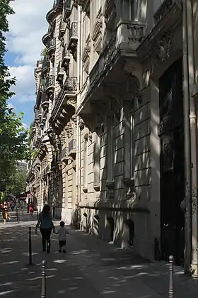 L'avenue Niel à Paris.