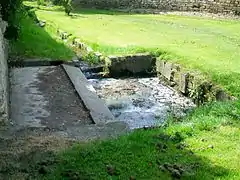 Lavoir ouvert.