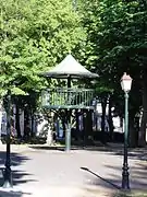 Le kiosque à danser.