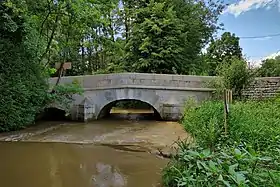 Le vieux pont sur le ruisseau de Tallans.