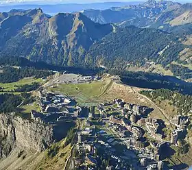 Vue aérienne de la station.