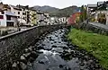 L'Oriège avec vue sur la ville