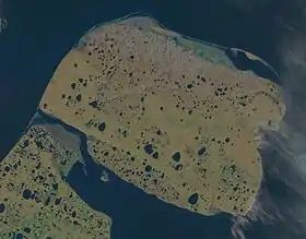 Île Mosey au-dessous de l'Île Ayon