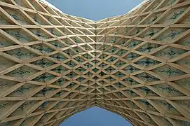 Détail architectural de la Tour Azadi