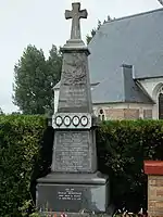 Monument aux morts« Monument aux morts d'Azincourt », sur Wikipasdecalais